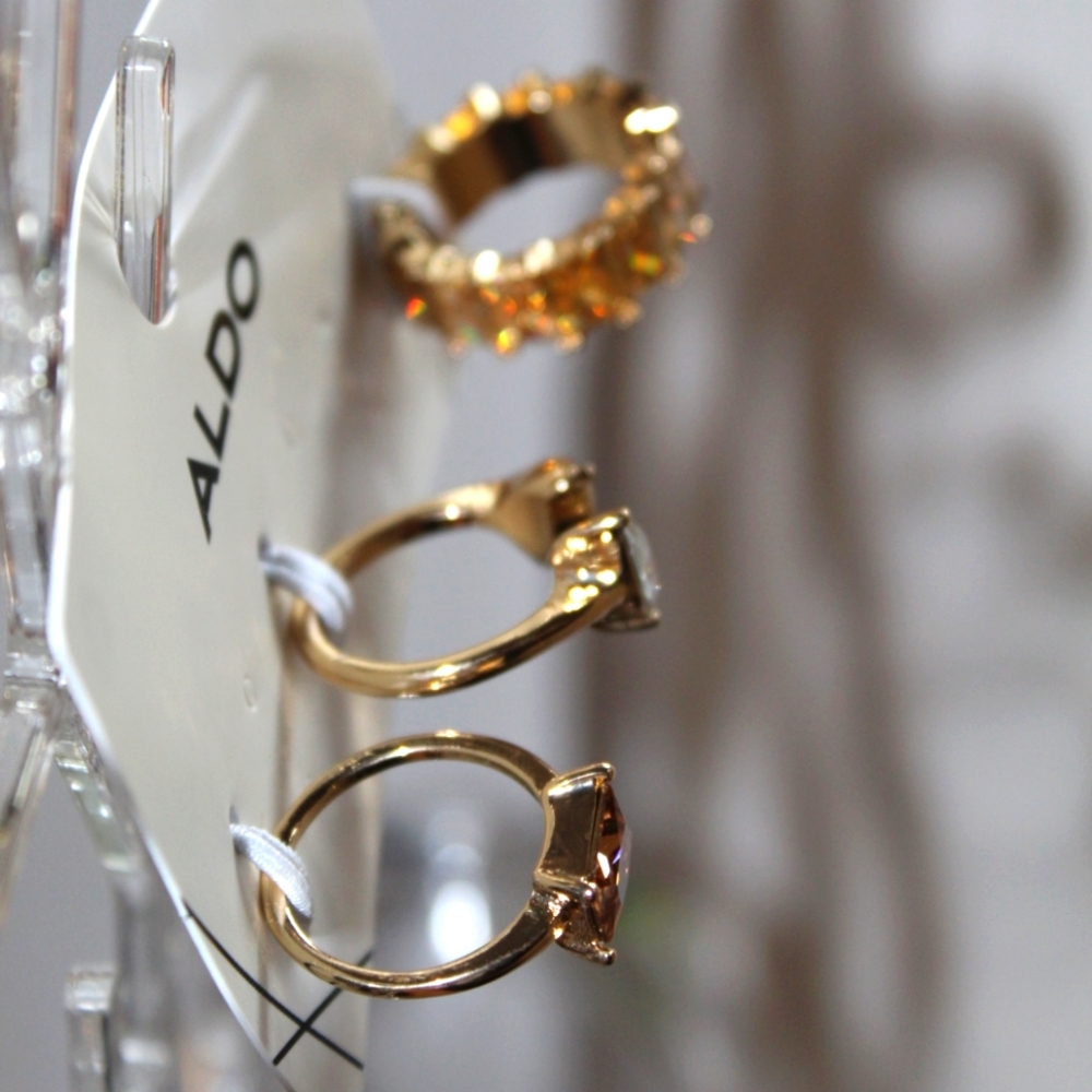 ✨🆕✨ ALDO Ring Set - Picture 7 of 12